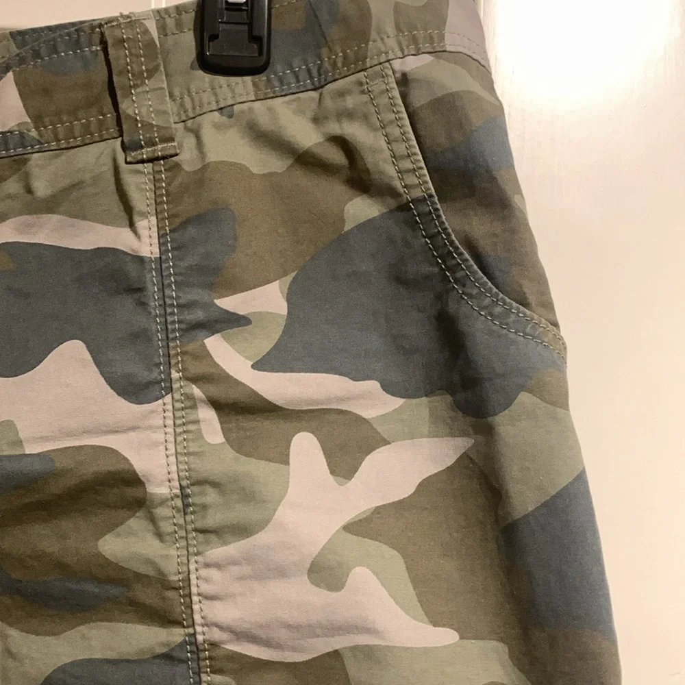 🤎💚Camo Shorts💚🤎 - Picture 2 of 10